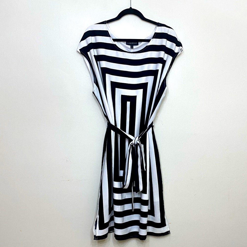 Lane Bryant | Size 18 | Black and White Waist Tie Cap Sleeve Dress